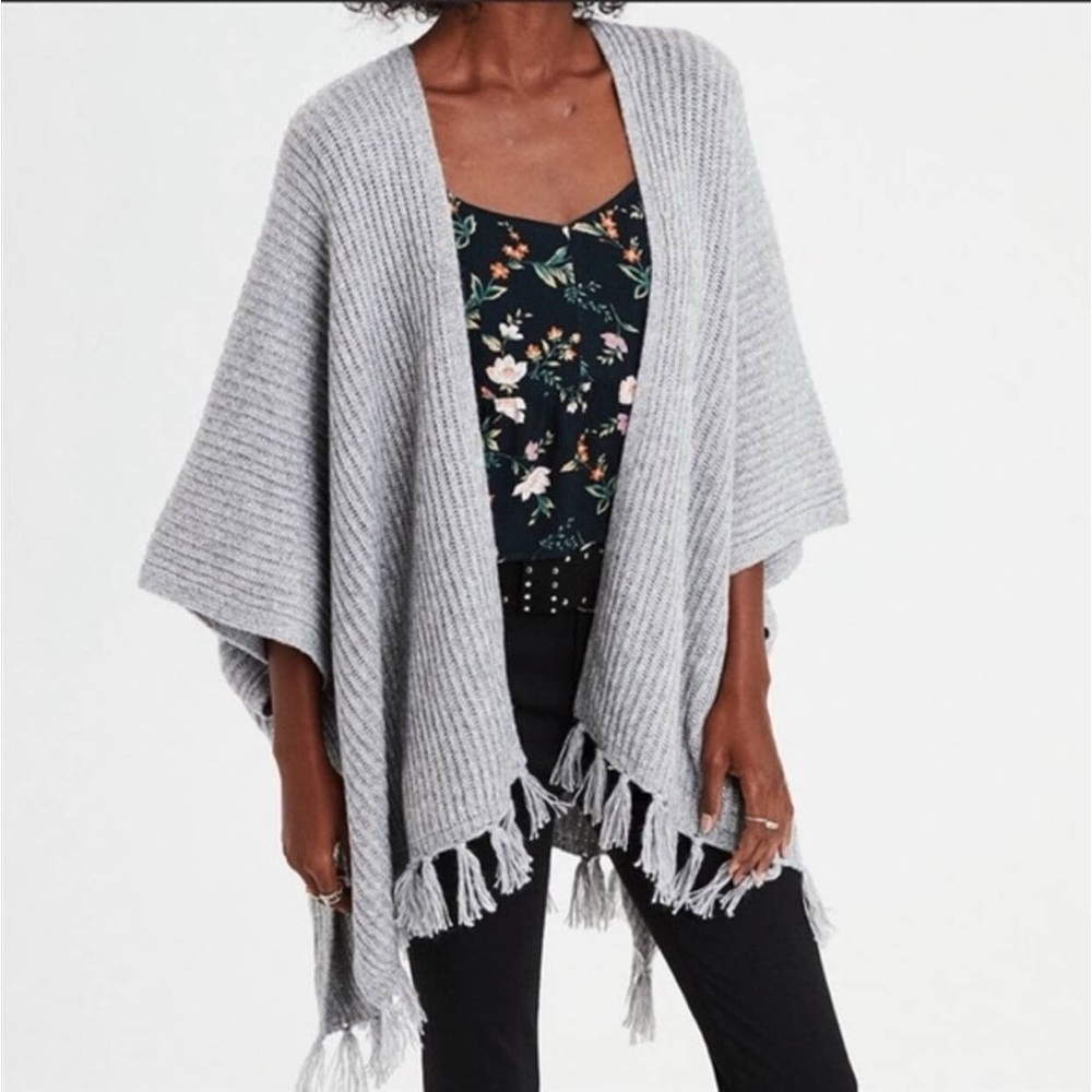 American Eagle NWOT❗️Poncho Fringe Cardigan Sweater